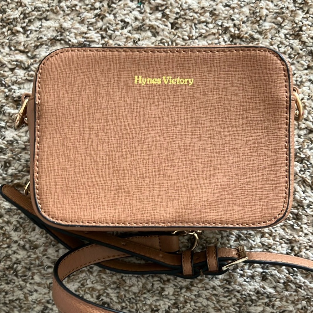 🌸 3/$15 Hynes victory crossbody bag